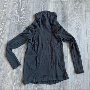 Lululemon Coast Easy Wrap in Black Size 2